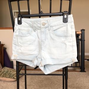 Very Light Wash High-Rise Shorties